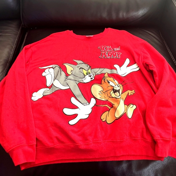NWOT Tom & Jerry Sweatshirt! SO cute! - Picture 1 of 3